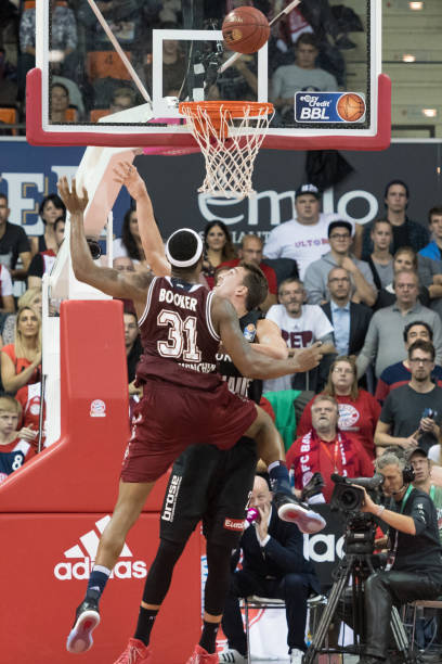 他并不是盲 他并不是盲