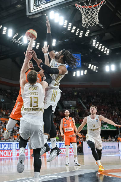 社交媒体上 社交媒体上